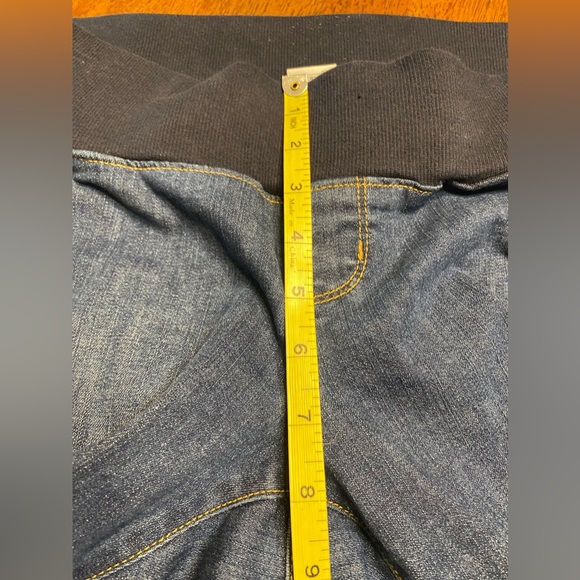 Liz Lange maternity jeans. Size 4. - Picture 7 of 9